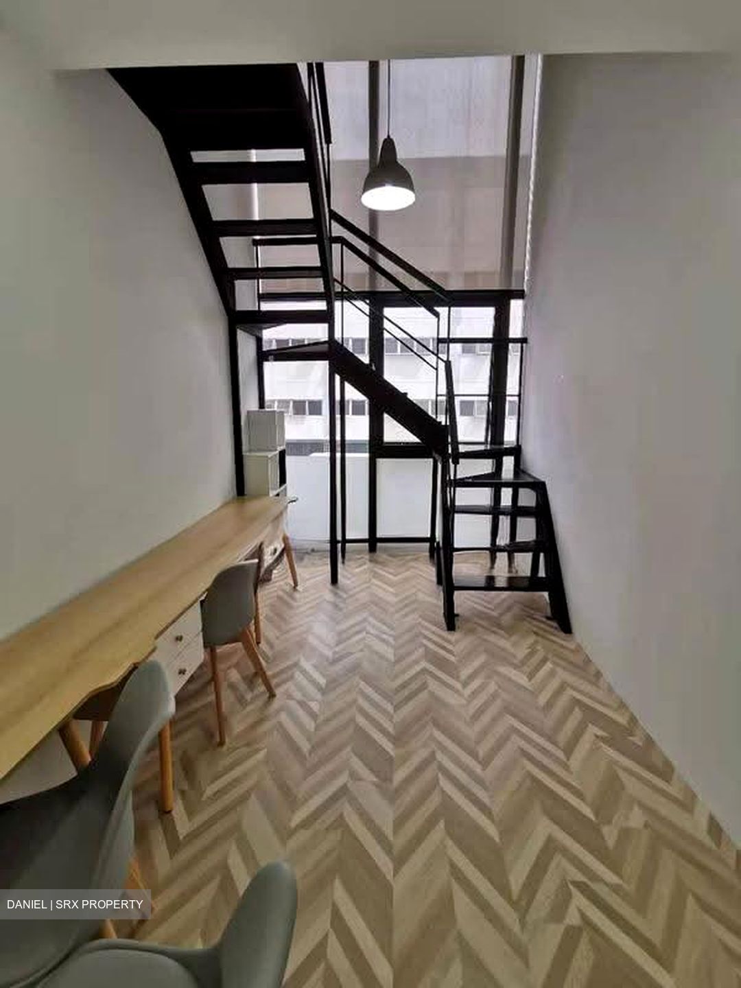 Centro Bianco (D19), Office #625902061